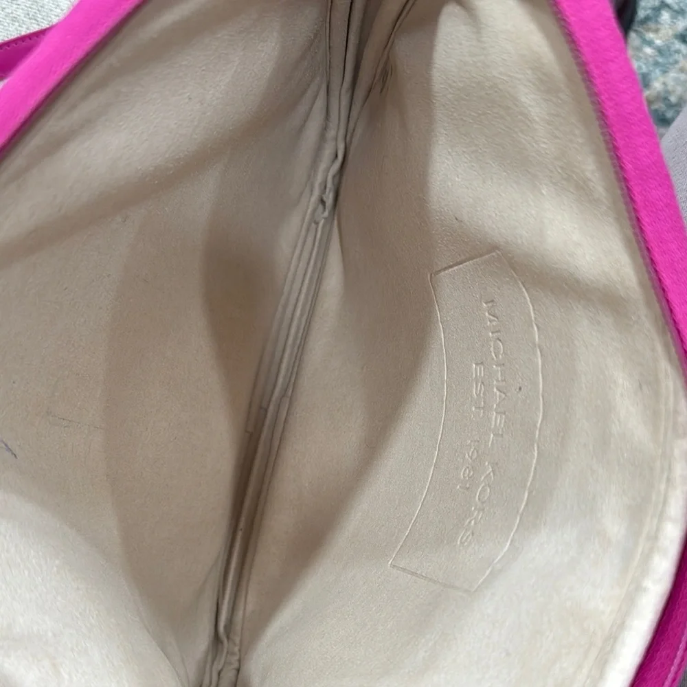 Michael Kors Crossbody Tablet Carrier Bag - Picture 3 of 4